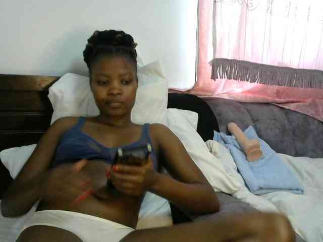 queen-ebony2 Live Webcam on BongaCams