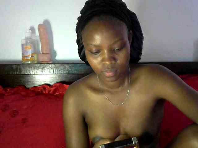 queen-ebony2 webcam