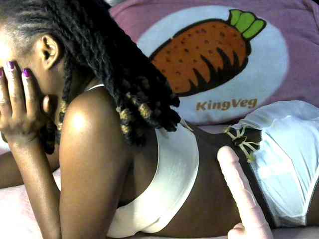 queen-ebony2 webcam
