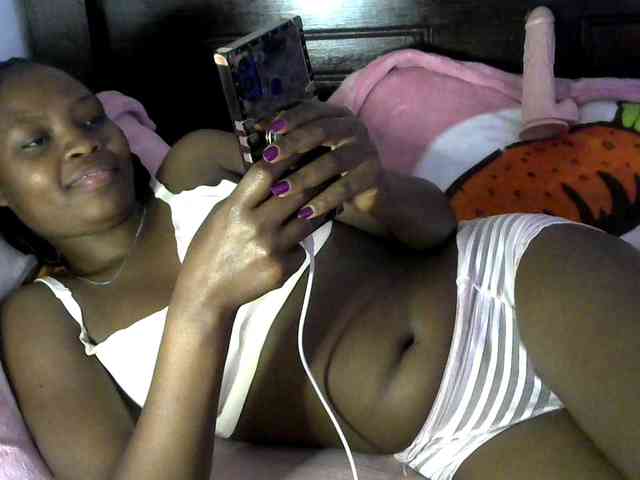 queen-ebony2 webcam