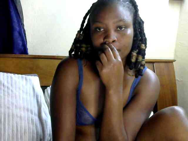 queen-ebony2 webcam