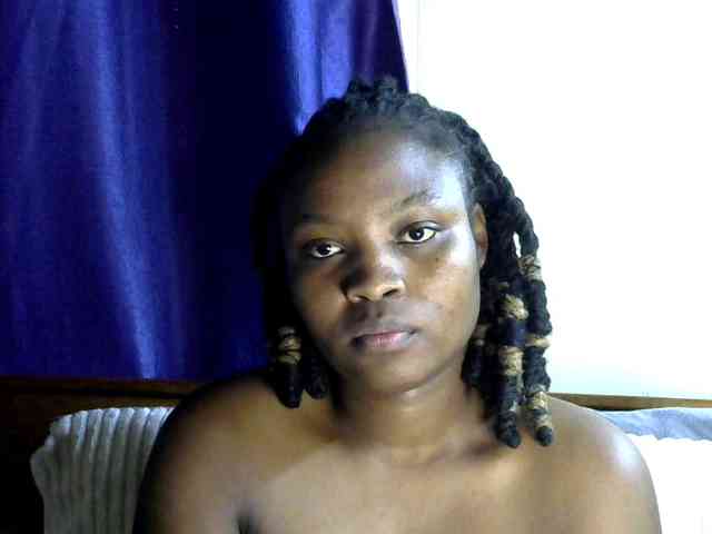 queen-ebony2 webcam