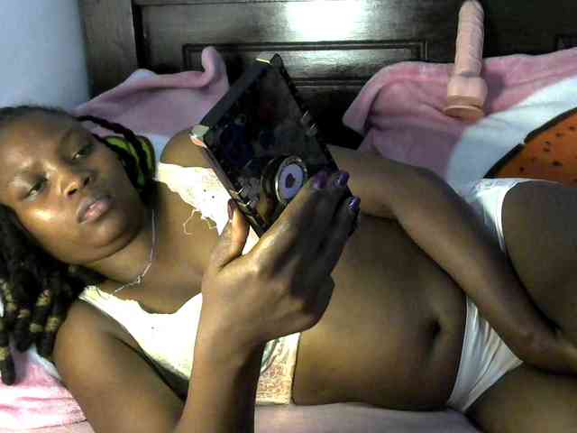 queen-ebony2 queen-ebony2