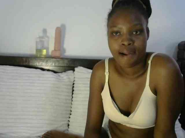 queen-ebony2 webcam