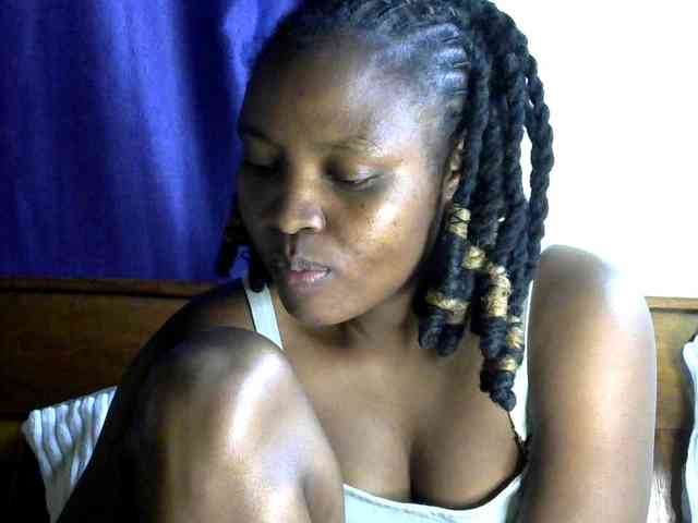 queen-ebony2 webcam
