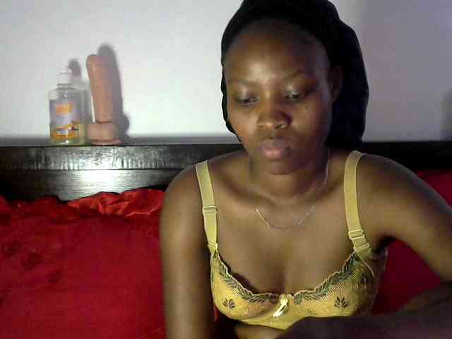 queen-ebony2 webcam