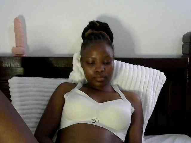 queen-ebony2 webcam