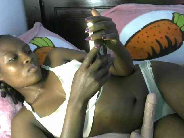 queen-ebony2 Live Webcam on BongaCams