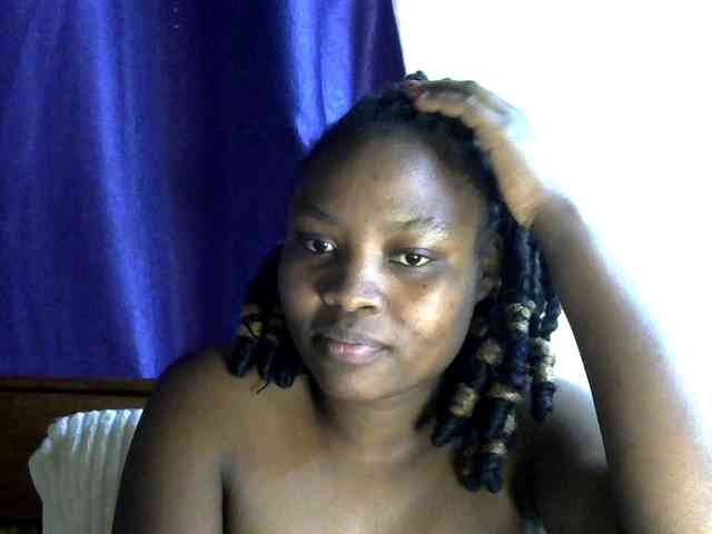 queen-ebony2 webcam