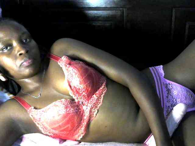 queen-ebony2 webcam