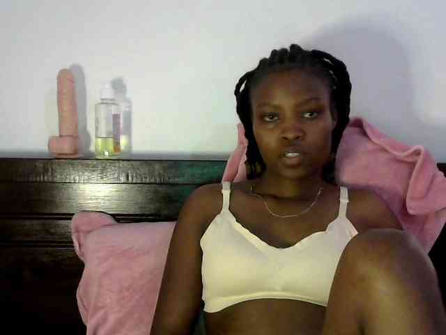 queen-ebony2 Live Webcam on BongaCams