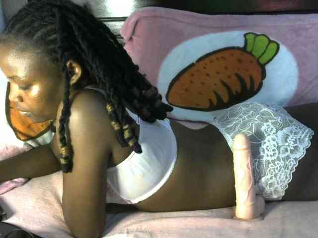 queen-ebony2 webcam