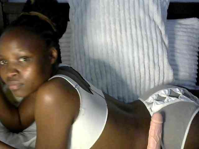 queen-ebony2 webcam