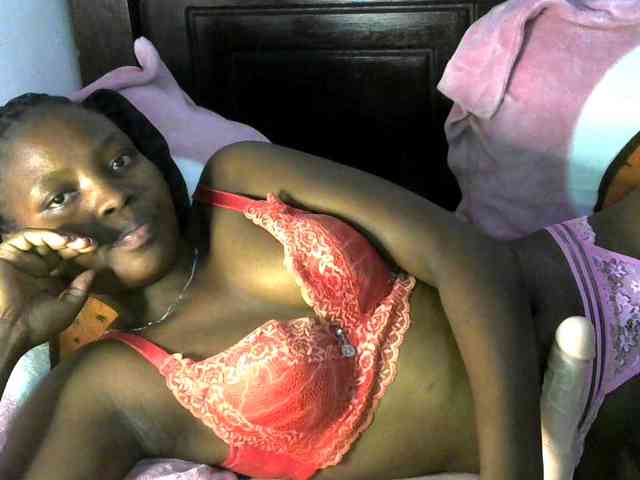 queen-ebony2 webcam