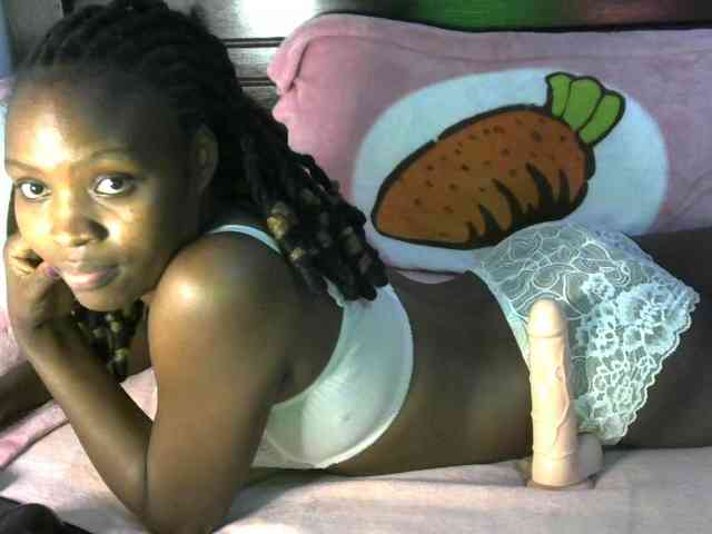 queen-ebony2 webcam