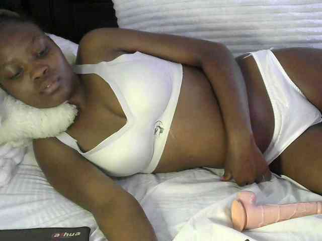 queen-ebony2 webcam