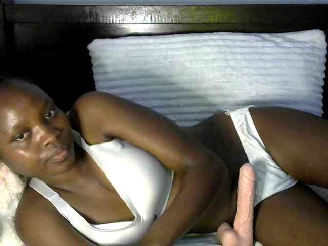 queen-ebony2 webcam