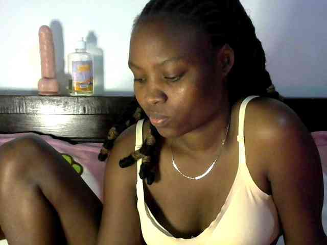 queen-ebony2 webcam