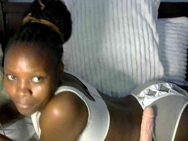 queen-ebony2 webcam