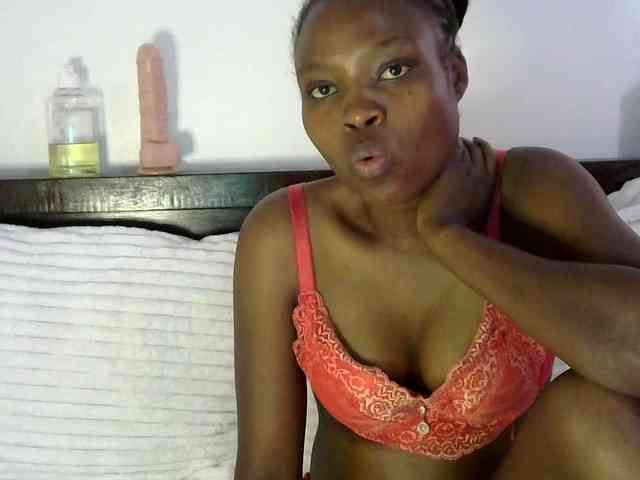 queen-ebony2 webcam