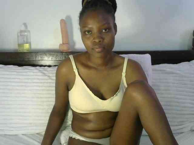 queen-ebony2 webcam