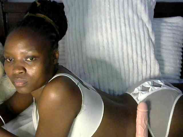 queen-ebony2 webcam