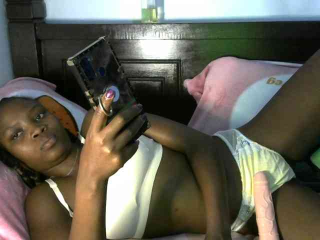 queen-ebony2 webcam