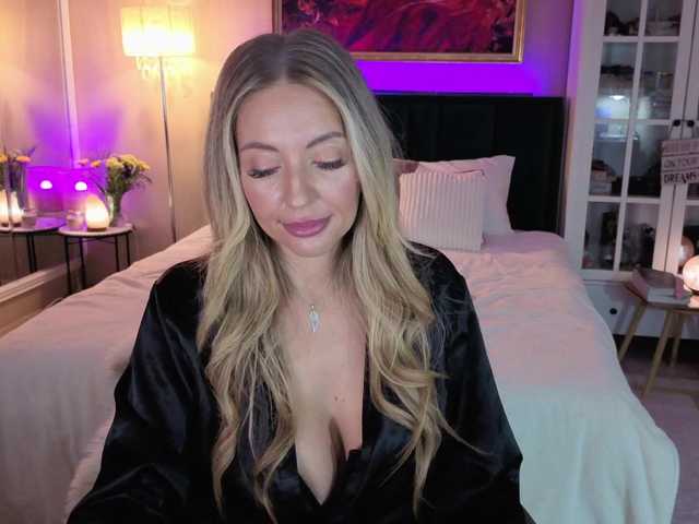 Joanneshyshy's BongaCams show and profile