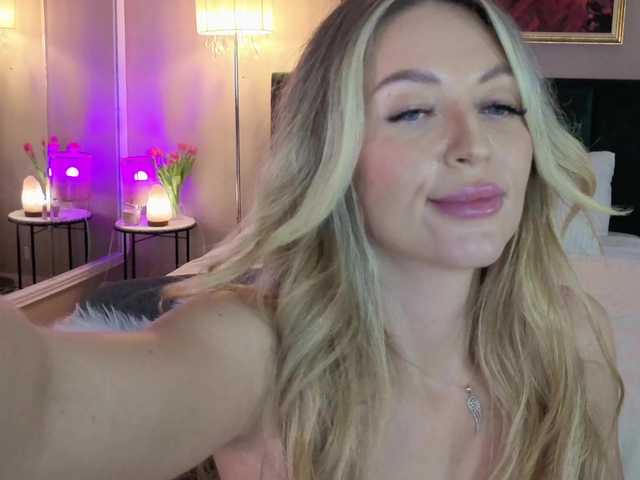 Joanneshyshy's BongaCams show and profile