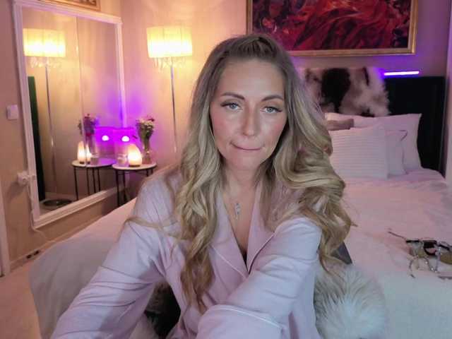 Joanneshyshy's BongaCams show and profile