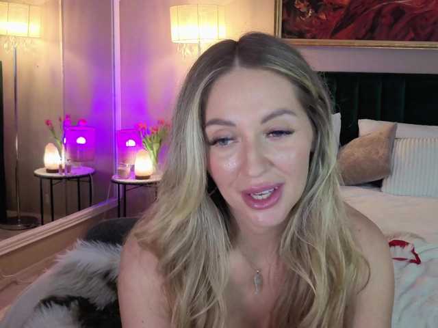 Joanneshyshy's BongaCams show and profile