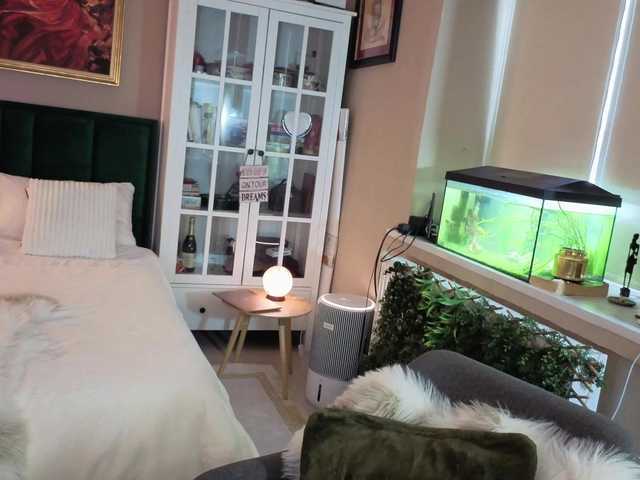 Joanneshyshy's BongaCams show and profile