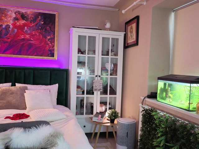 Joanneshyshy's BongaCams show and profile