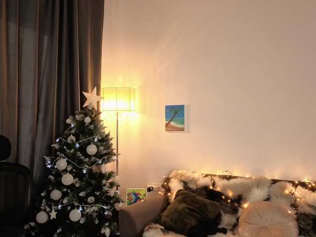 Joanneshyshy's BongaCams show and profile