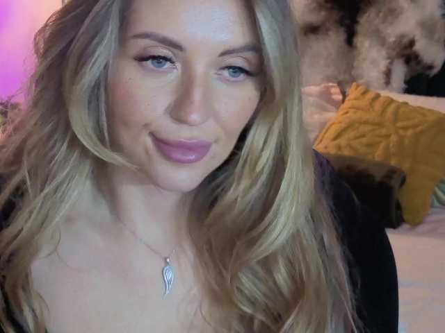 Joanneshyshy's BongaCams show and profile