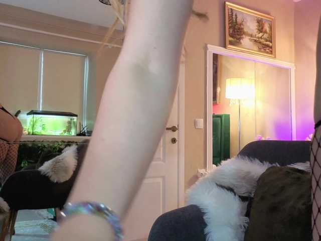 Joanneshyshy's BongaCams show and profile