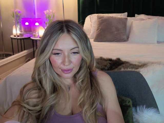 Joanneshyshy's BongaCams show and profile