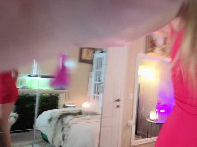 Joanneshyshy's BongaCams show and profile