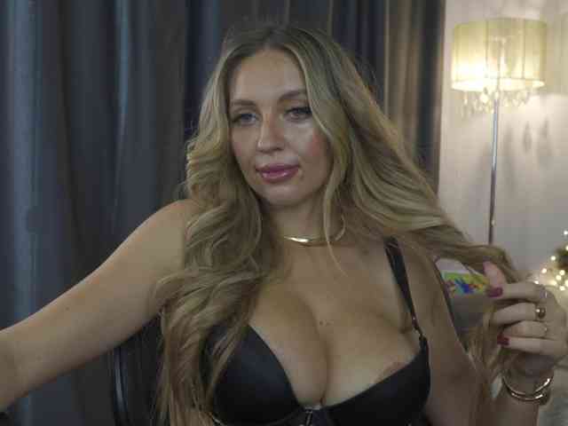 Joanneshyshy Live Webcam on BongaCams