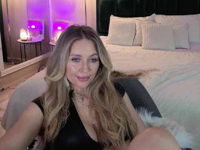 JoanneSpoilMe webcam