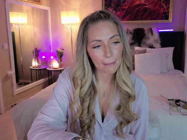 JoanneSpoilMe webcam