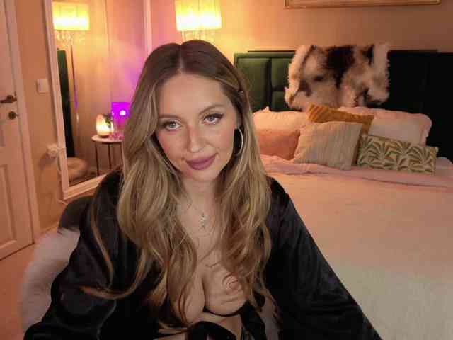 JoanneSpoilMe webcam