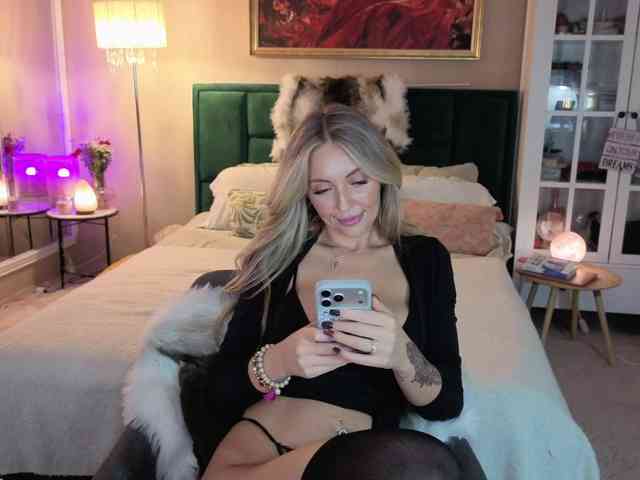 JoanneSpoilMe webcam