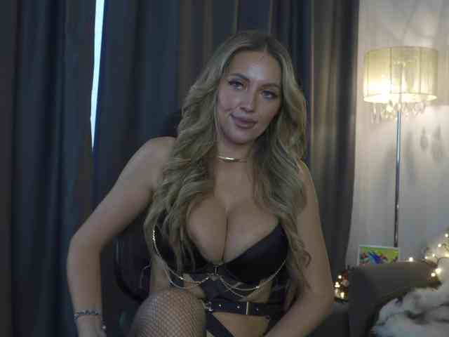 Joanneshyshy Live Webcam on BongaCams