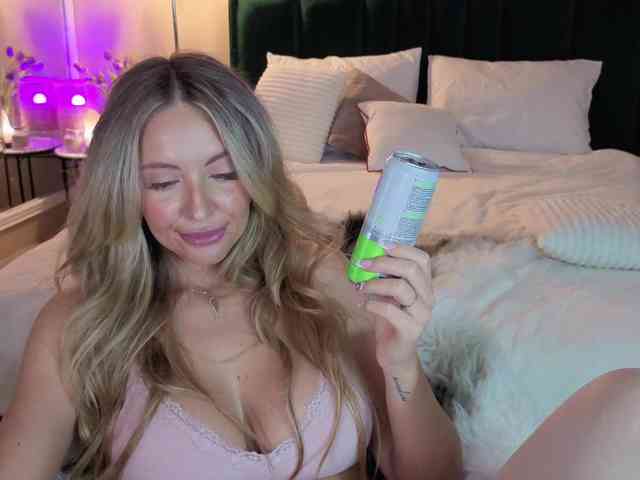 JoanneSpoilMe webcam