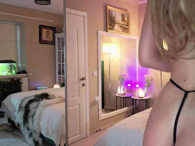 JoanneSpoilMe webcam