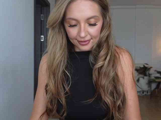 JoanneSpoilMe webcam