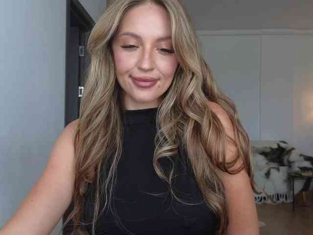 JoanneSpoilMe webcam