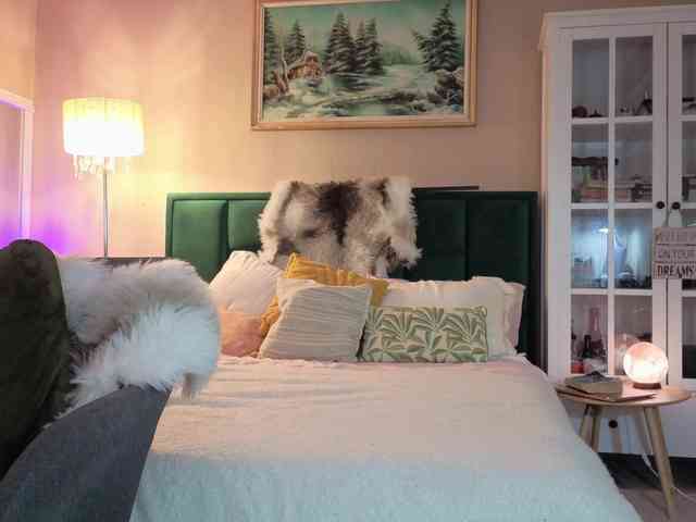 JoanneSpoilMe webcam