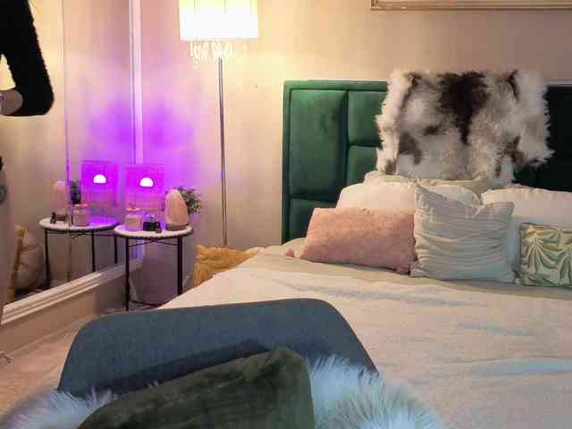 JoanneSpoilMe webcam